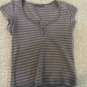 STRIPED BRANDY MELVILLE TOP! (not sold online anymore)
